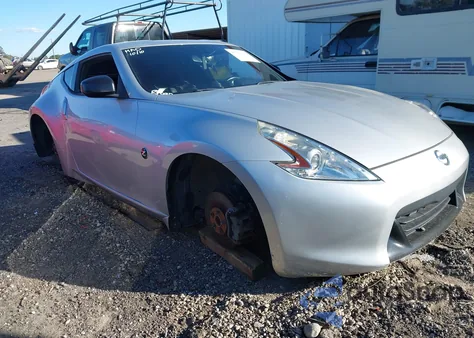 2011 Nissan 370Z Touring z USA, uszkodzony, nr VIN JN1AZ4EH0BM555433